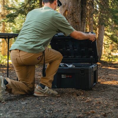 V5 LLDPE Rugged Storage Case Interlocking Customized 80L Capacity