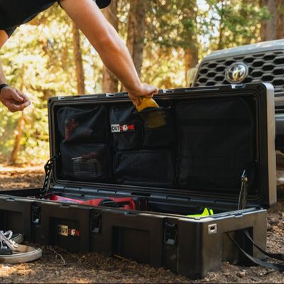 V7 Heavy Duty Rugged Car Roof Storage Box 116L With Nylon Rope Handles