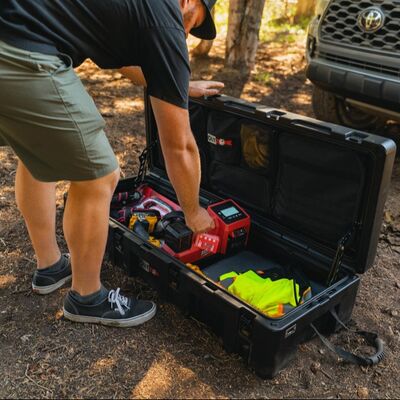 V2+ LLDPE shell Car Top Storage Box Weatherproof 102L Capacity