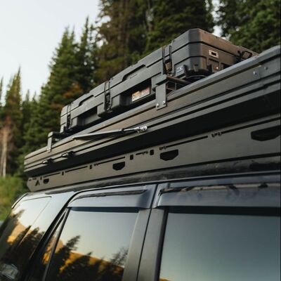 V7 116L Capacity Rugged Waterproof Containers For Camping